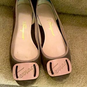 salvatore ferragamo shoes size 5